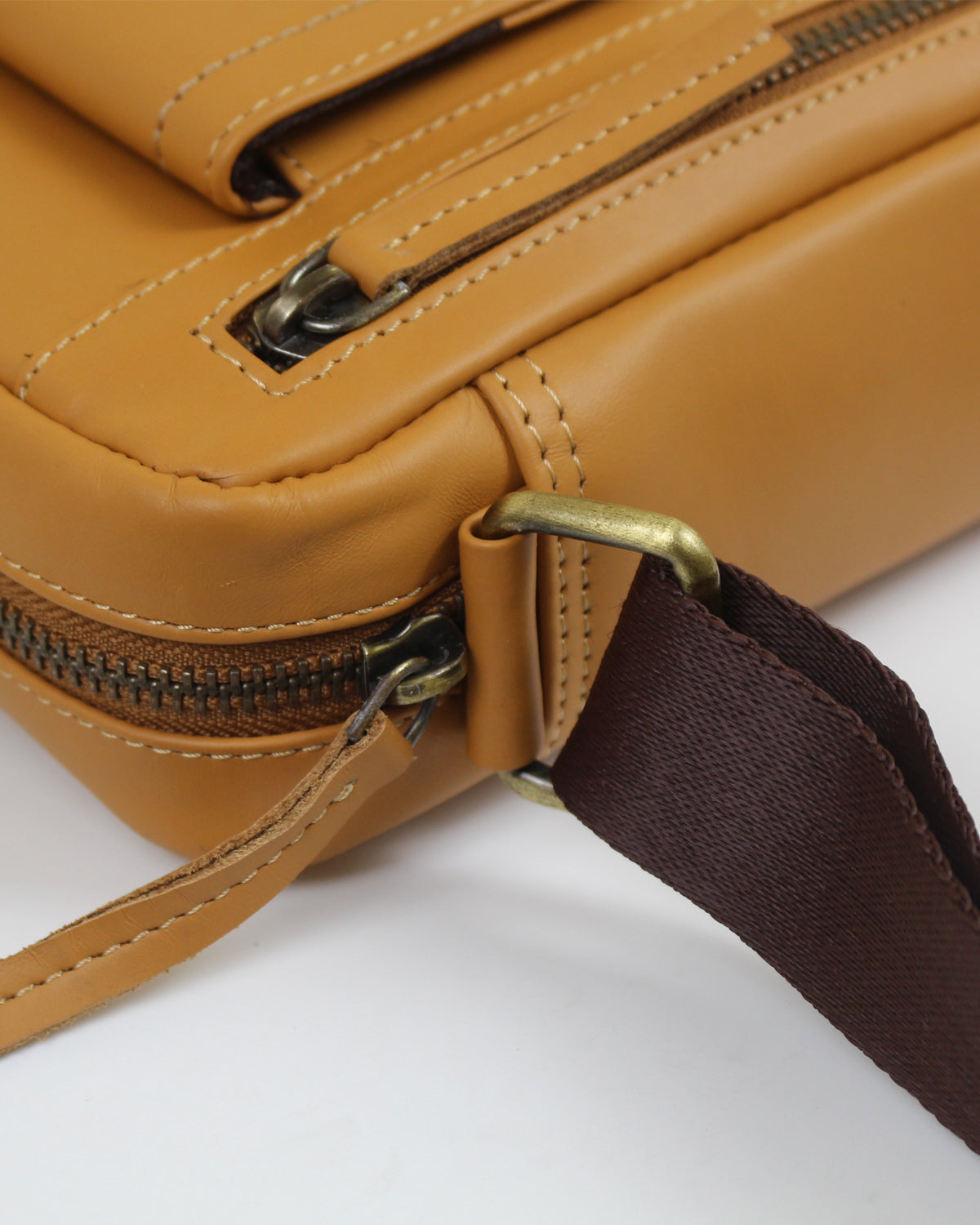 Leather Bag Cross Body Shoulder Messanger handbag with multiple Pocket for Document Purse Tablet and iPad